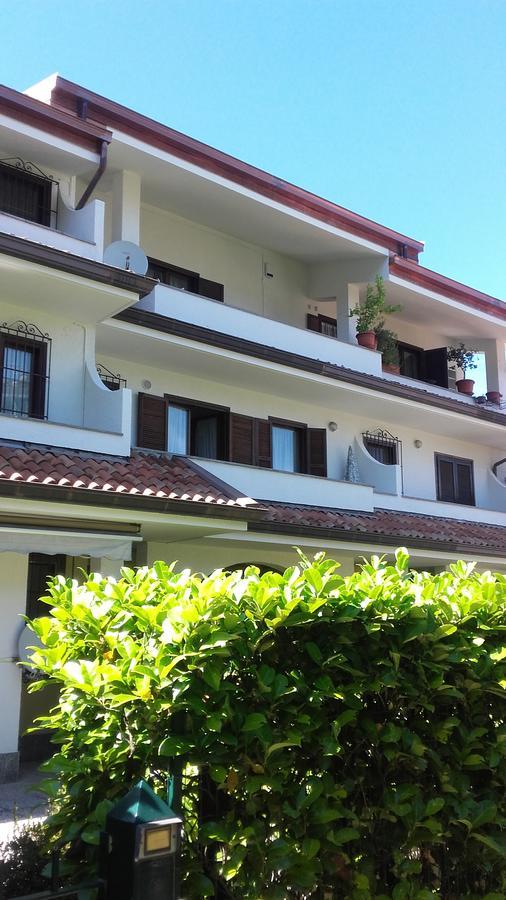 Appartamento Bilocale Dante Stresa Exterior foto